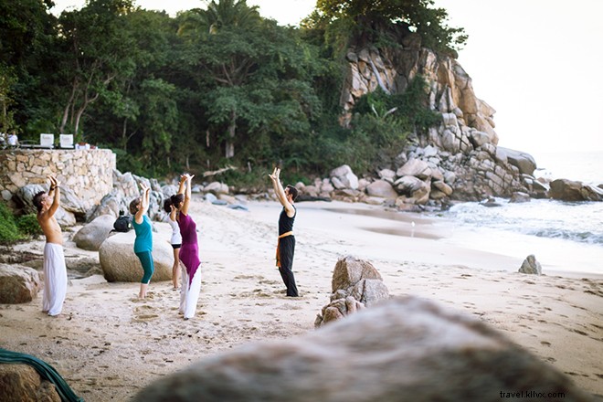 Pourquoi une retraite de yoga est le choix parfait pour le voyageur solo 